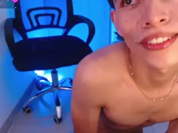 Stripchat Live Sex of andrew_courtzz