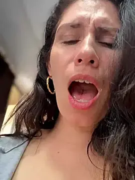 Stripchat Free Porn Cam of Alysson--