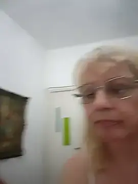 Stripchat Live Sex Cam of MatureElegantWidow