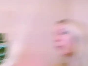 Stripchat Free Porn Cam of OLIVIA_CANDY