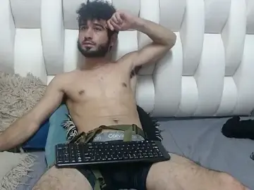 Stripchat Watch Live Sex Cams of aaron_jones_1