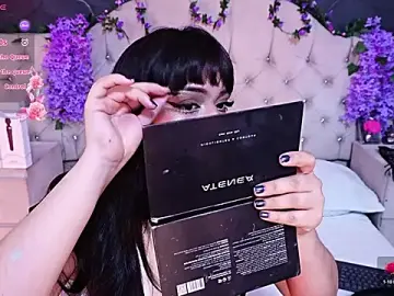 Stripchat Live Sex Cam of AmberGreyy_