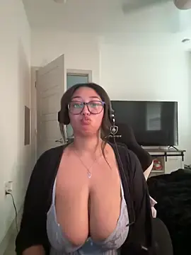 Stripchat Sex Cam of minhaaa_baby