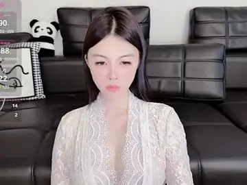 Stripchat Best Webcam of lvy-w