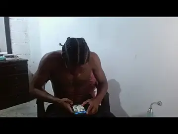 Stripchat Adult Webcams of Larry-n-clouds