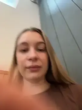 Stripchat Live Sex Cam of SashaCatt
