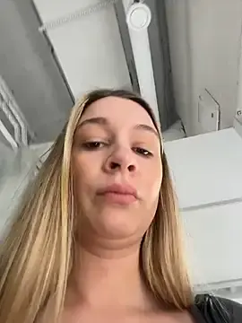 Stripchat Adult Webcam of SashaCatt