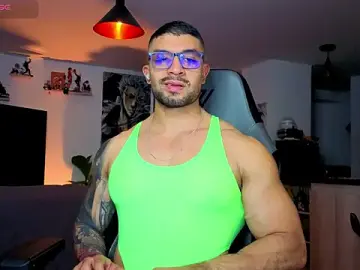 Stripchat Best Webcam of Michael_Diamond