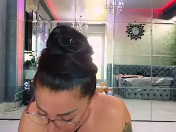 Stripchat Free Porn Cam of Theowonder