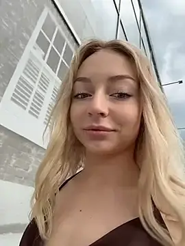 Stripchat Sex Cam of melissa_grr