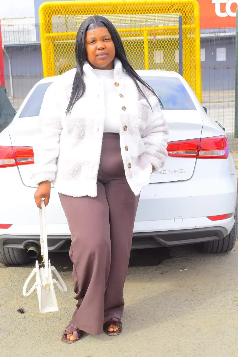 CurvyDaisyy