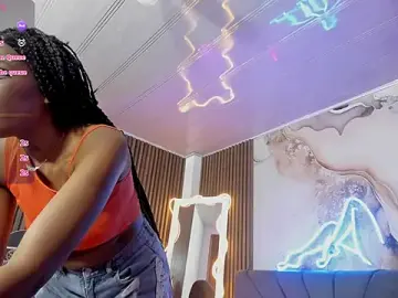 Stripchat Live Sex Cam of CRISTALBROKE_TAY