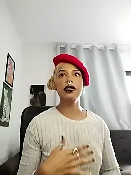 Stripchat Sex Chat of Helenoir