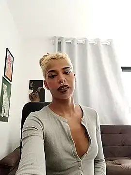 Stripchat Sex Chat of Helenoir