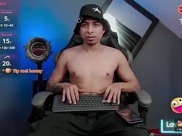 Stripchat Live Porn of ALPHA_LATINO