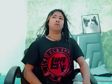 Stripchat Sex Cam of Naomisaenz01