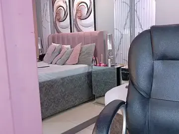 Stripchat Live Sex Cam of RoxiPlace