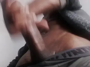 Stripchat Free Porn Cam of drake_brwon_23