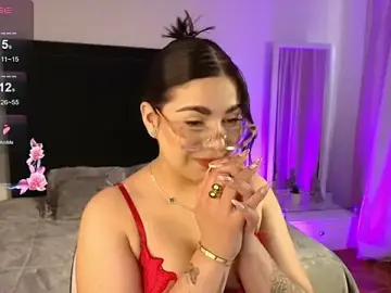 Stripchat Sex Cam of mariana_owen