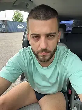 Stripchat Live Sex of Pablo_Hornyguy95