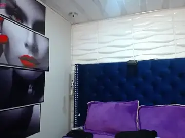 Stripchat Live Sex Cam of SalmaTits
