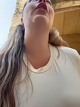 Stripchat Free Live Porn of Mona_Plus