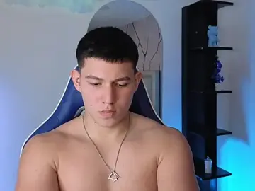 Stripchat Free Live Porn of JamesCr_