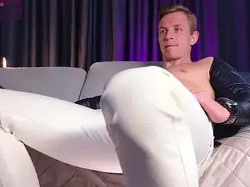 Stripchat Free Live Porn of S3Xyes