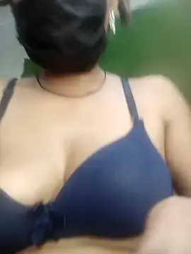 Stripchat Free Live Porn of HOTTY-TINA