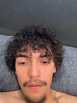 Stripchat Live Sex Cam of Uhhyuhhhhh