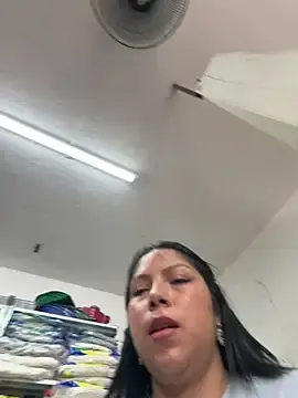 Stripchat Free Porn Cam of ISABELLA__LUNA