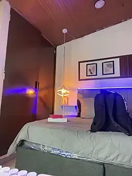 Stripchat Sex Cam of karlamorris_