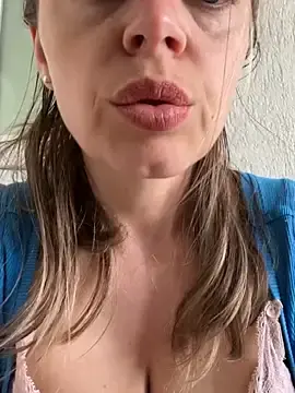 Stripchat Live Sex of ladywithbigass