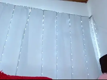 Stripchat Free Porn Cam of Charlothe_Wright