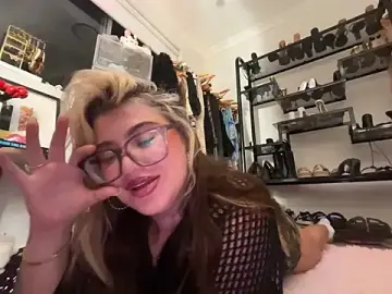 Stripchat Watch Live Sex Cams of luckygigi