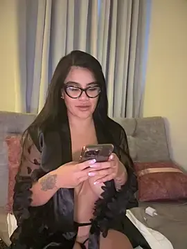 Stripchat Adult Webcams of Issane_Peru