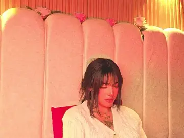 Stripchat Live Sex Cam of Milu_carbajal_x