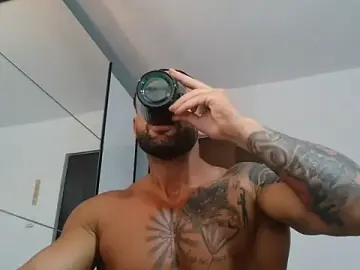 Stripchat Watch Live Sex Cams of Magnificmuscles89