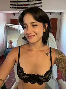 Stripchat Live Sex Cam of Ale_Lewis