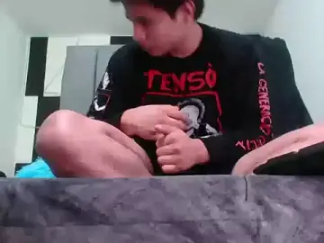 Stripchat Free Porn Cam of adonis_latin_19