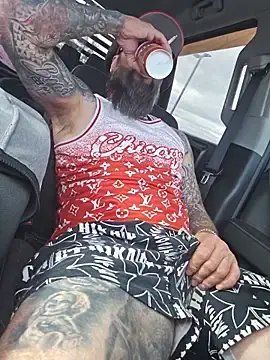 Stripchat Nude Webcam of Beardedtattood
