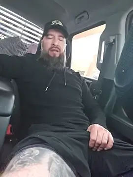 Stripchat Live Sex Cam of Beardedtattood