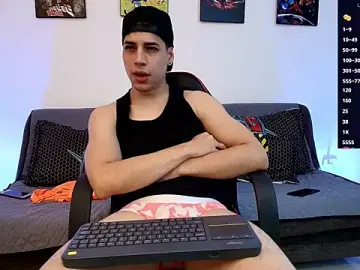 Stripchat Free Porn Cam of jonathanjoestar_
