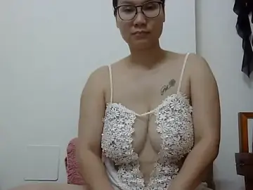 Stripchat Free Porn Cam of Kiko_sunflower