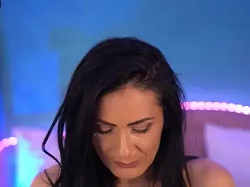 Stripchat Live Sex Cam of RaisaVawn
