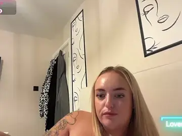 Stripchat Best live sex cam show of CurvyWetWife