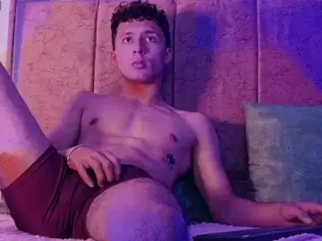 Stripchat Live Sex Cam of Enzo_Duran