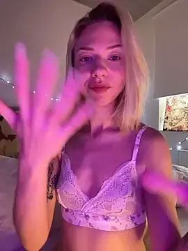 Stripchat Adult Webcam of _urbestie_