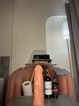 Stripchat Adult Webcam of emiss_