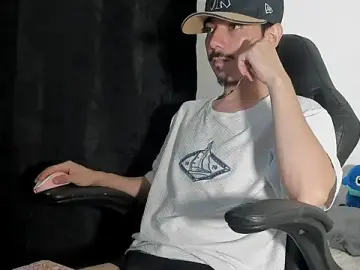 Stripchat Free Porn Cam of finn_jackson